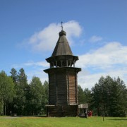 Малые Карелы. Музей деревянного зодчества. Колокольня церкви Николая Чудотворца из с. Кулига Дракованова Красноборского р-на
