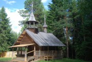 Малые Карелы. Музей деревянного зодчества. Часовня Макария Унженского и Желтоводского из д. Фёдоровская Плесецкого района