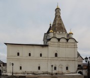 Серпухов. Введенский Владычный монастырь. Церковь Георгия Победоносца  в трапезном корпусе